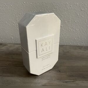 Kayali Vanilla Candy Rock Sugar